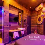 Love Hotel Avec Nuit Insolite Au Dandy Et Jacuzzi Privatise (Adults Only)