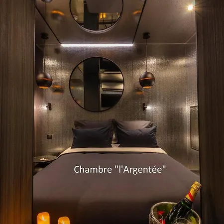 Avec Nuit Insolite Au Dandy Et Jacuzzi Privatise (adults Only) Paris