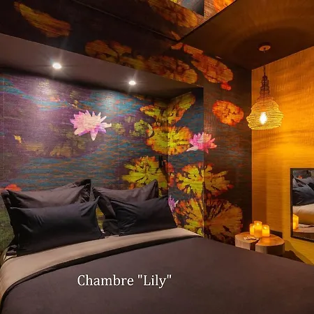 Avec Nuit Insolite Au Dandy Et Jacuzzi Privatise (adults Only) Paris