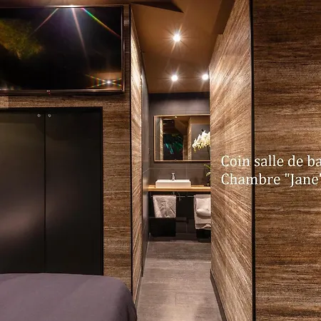 Avec Nuit Insolite Au Dandy Et Jacuzzi Privatise (adults Only) Paris