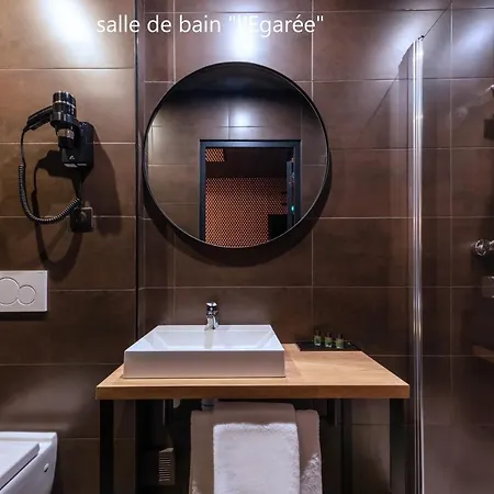 Avec Nuit Insolite Au Dandy Et Jacuzzi Privatise (adults Only) * Paris
