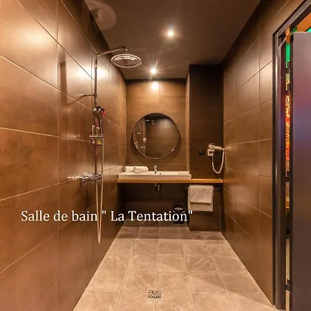 Avec Nuit Insolite Au Dandy Et Jacuzzi Privatise (adults Only) Love hotel *