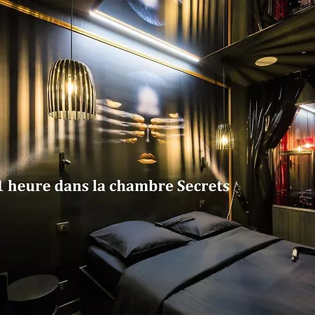 Love hotel Avec Nuit Insolite Au Dandy Et Jacuzzi Privatise (adults Only) Paris