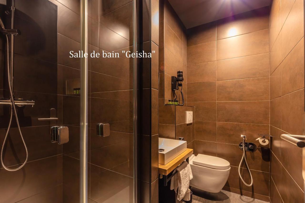 Love hotel Avec Nuit Insolite Au Dandy Et Jacuzzi Privatise (adults Only) Paris