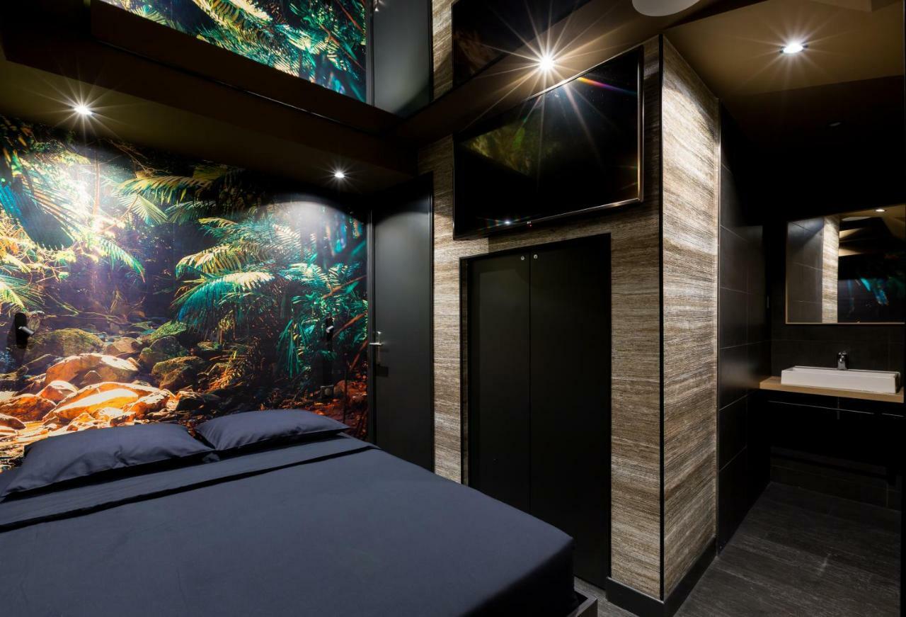 Avec Nuit Insolite Au Dandy Et Jacuzzi Privatise (adults Only) *